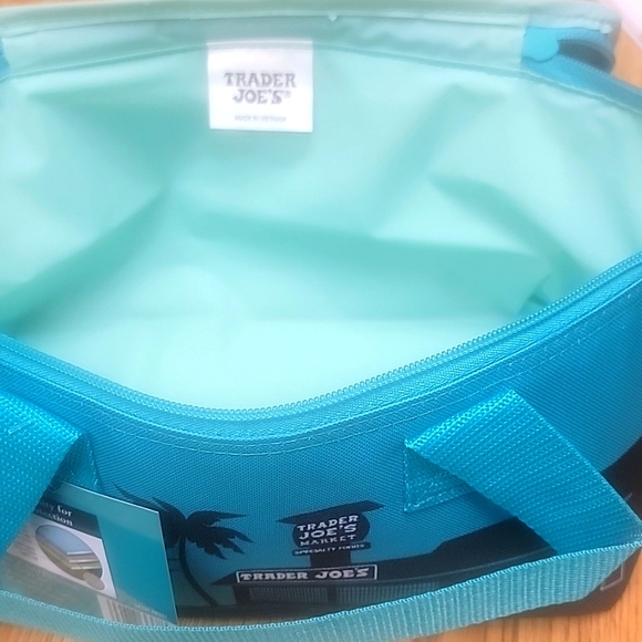 Set of 2 Trader Joe’s Pink and Teal Mini Insulated Bags - Newly Released - Picture 6 of 8